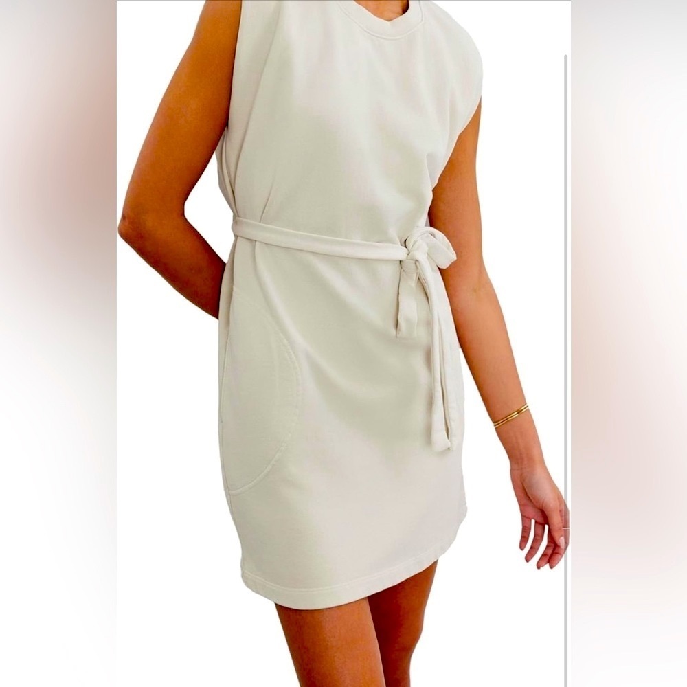 Velvet by Graham & Spencer Adeline Asymmetrical Cream Sweatshirt Dress Medium